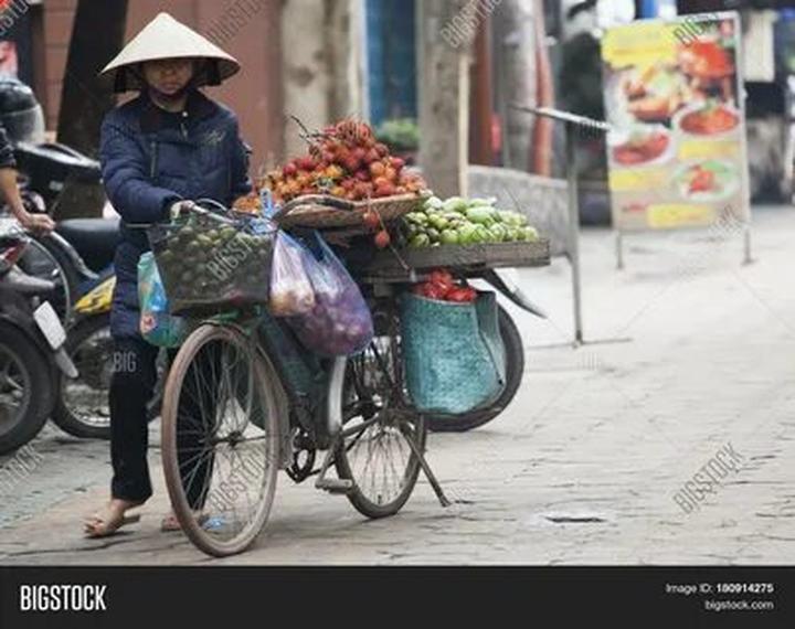 Xu hướng Phương Oanh diện set đồ 50: Hotspot Matrix tiết lộ bí quyết video viral